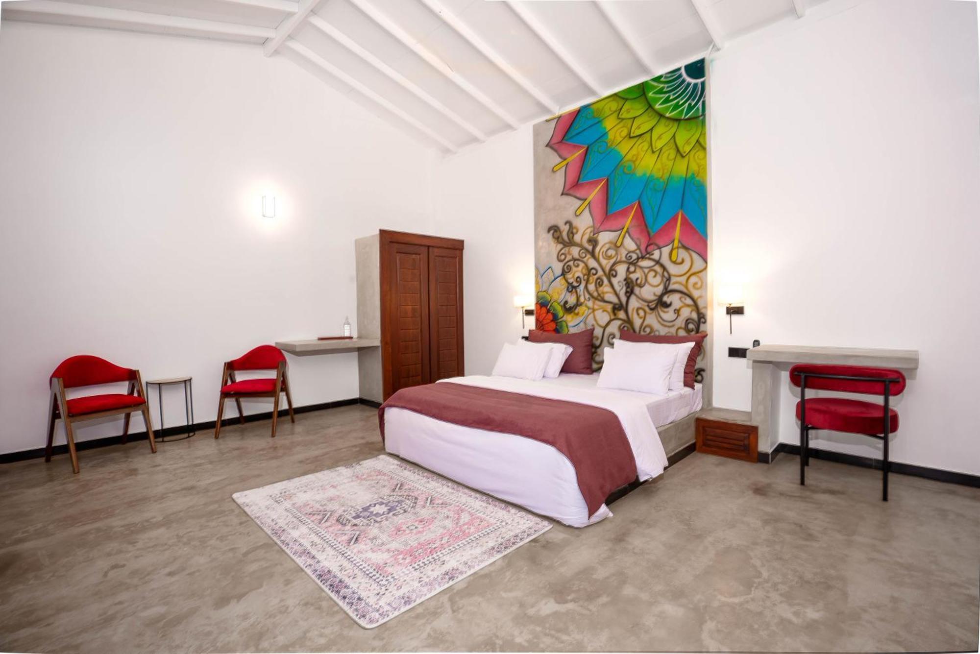 Hasthri Boutique Red Chalet In Ahangama With Pool Near Beach Bagian luar foto