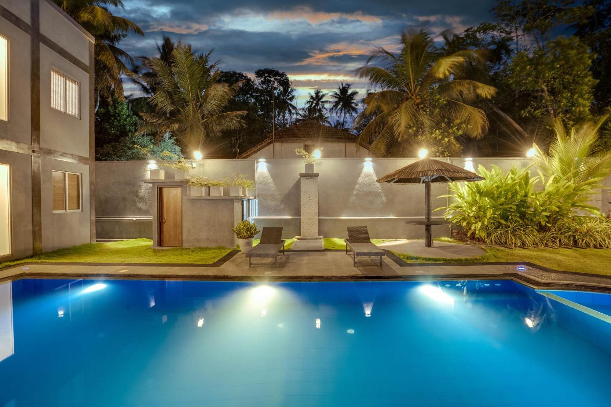 Hasthri Boutique Red Chalet In Ahangama With Pool Near Beach Bagian luar foto